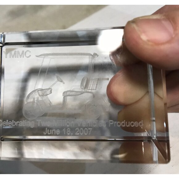 Yamaha Paperweight Golf Cart Commemorative Crystal Block 3D Laser Orig Box - Picture 3 of 10